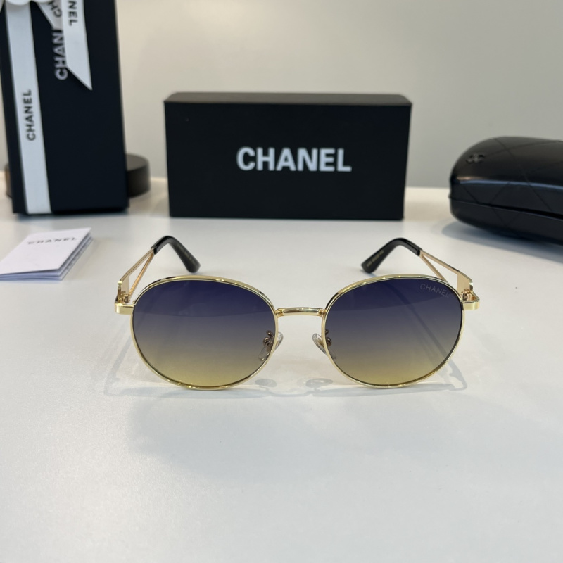 Стильные солнцезащитные очки Chanel