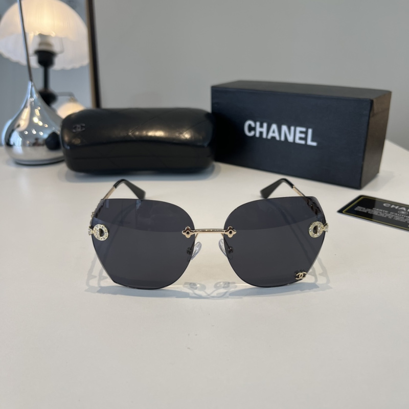 Солнечные очки Chanel модель 17165