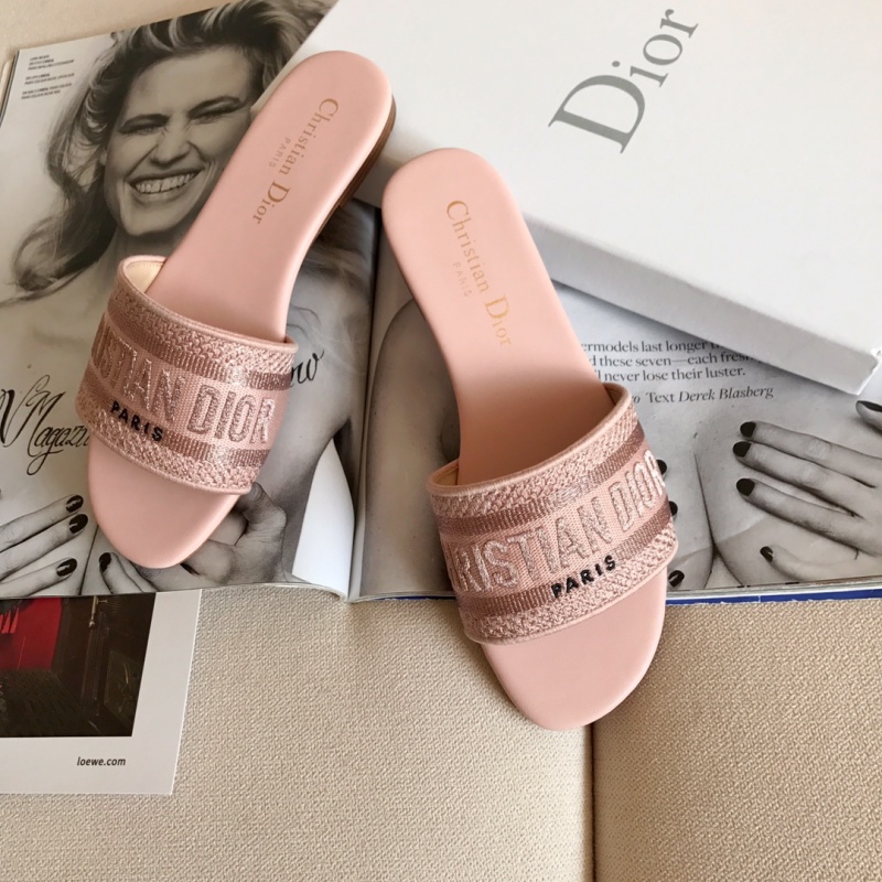 Сабо Christian Dior с вышивкой