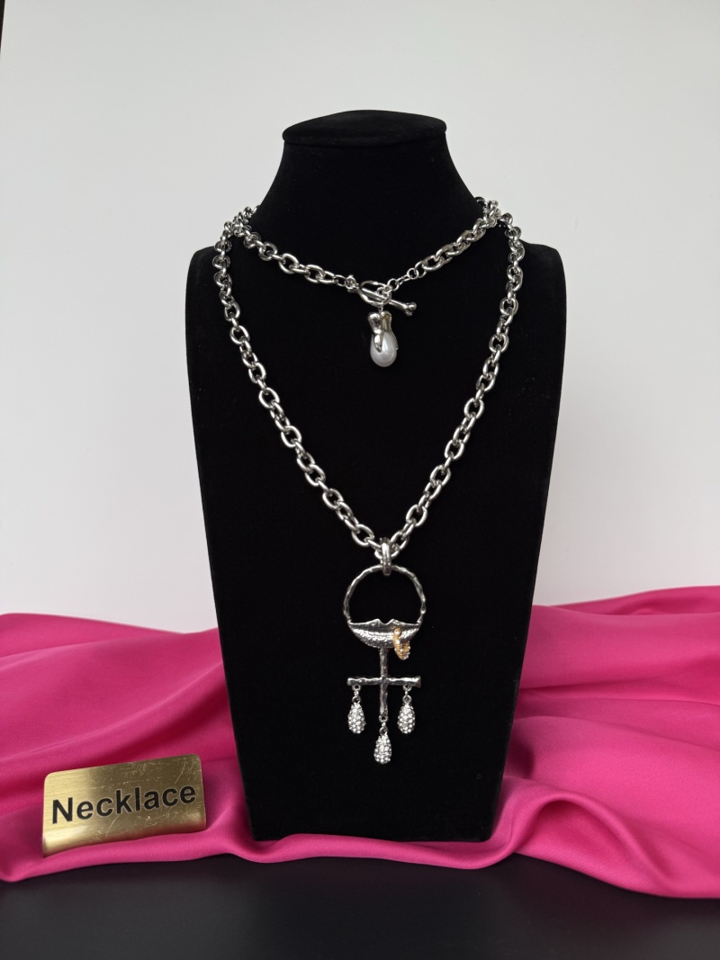 Колье с подвесками Schiaparelli