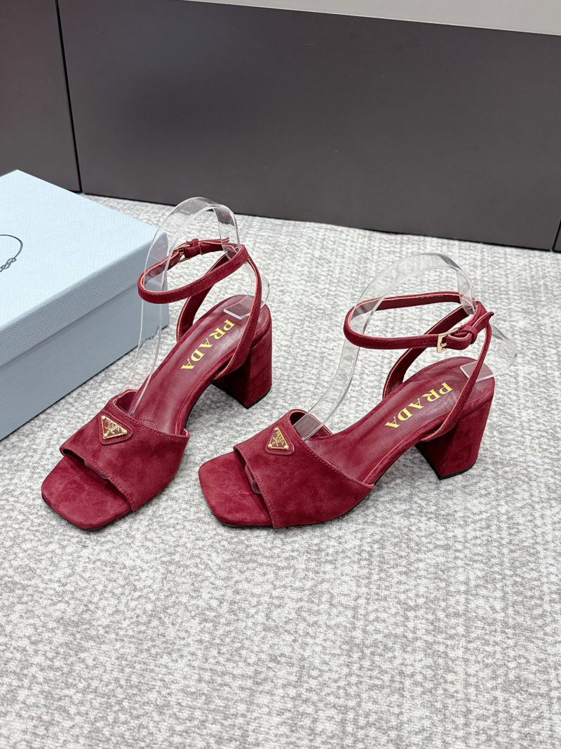Сандалии женские на каблуке Prada