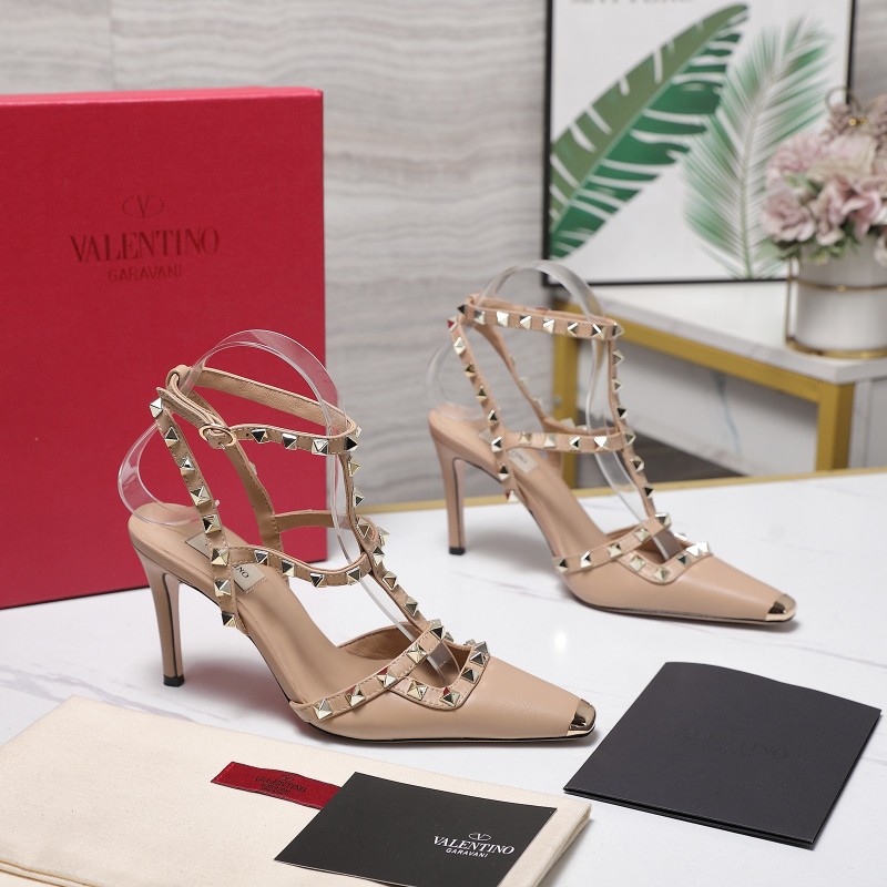 Туфли Valentino Garavani с заклепками Roman Stud