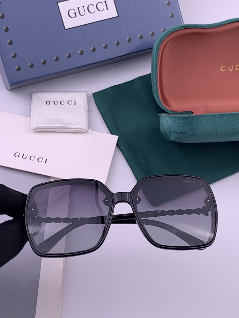 Солнцезащитные очки Gucci квадратной формы