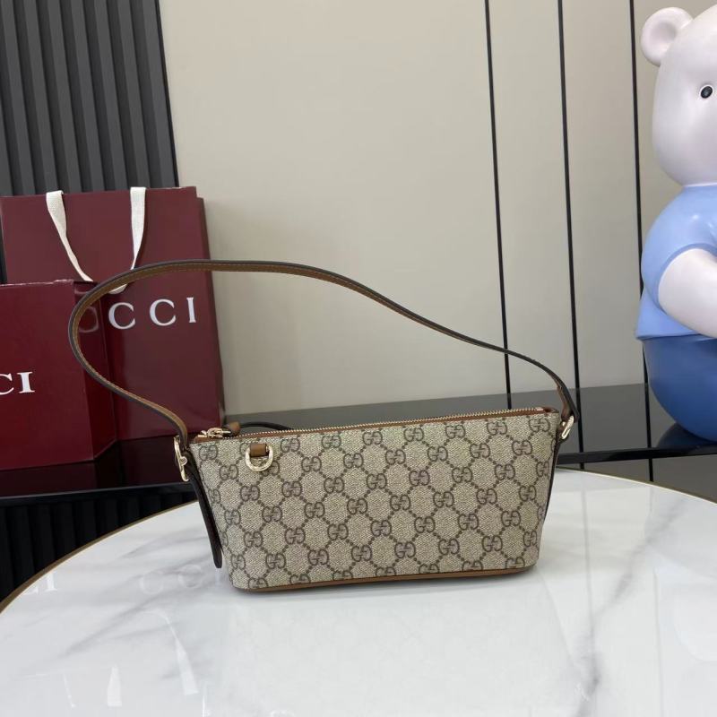 Сумка Gucci с монограммой и ремешком
