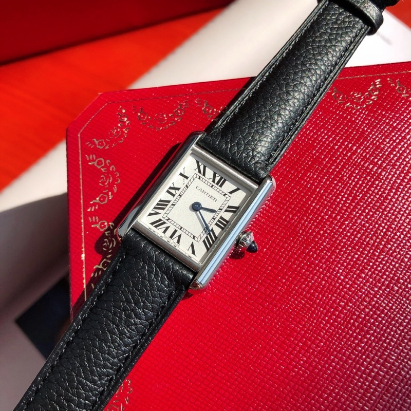 Часы Cartier Tank Must