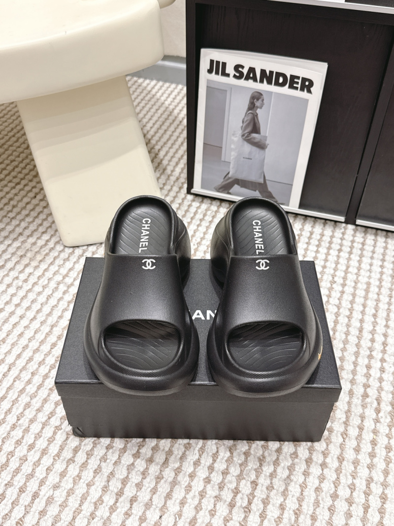 Женские черные шлепанцы на платформе Chanel