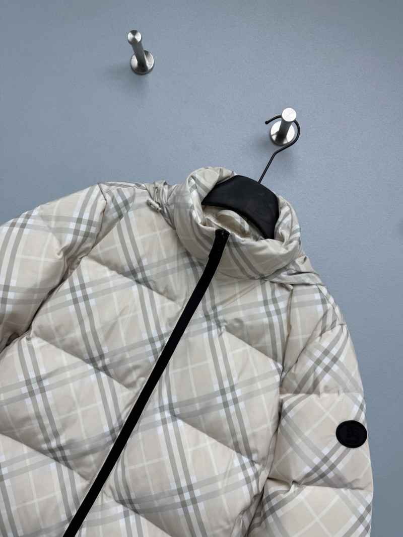 Пуховик Burberry с классическим узором