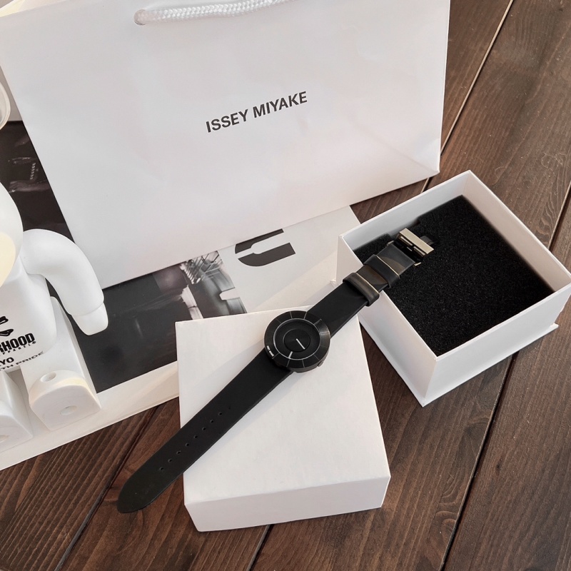 Часы Issey Miyake