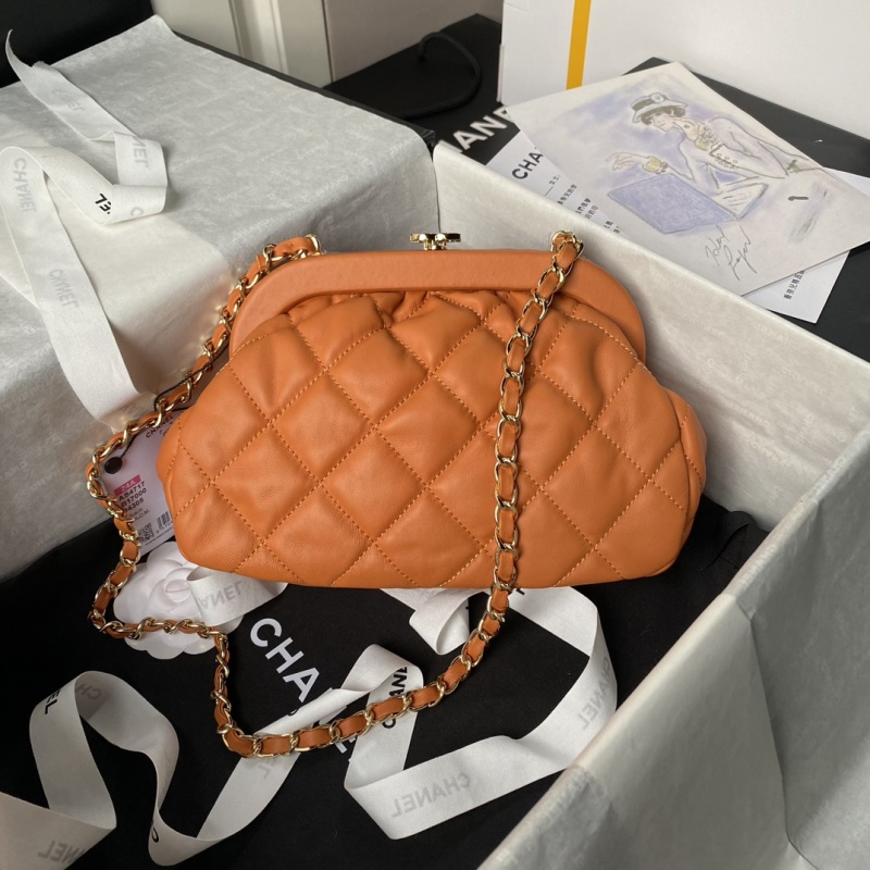 Стеганая женская сумка с цепочкой и клипсой Chanel