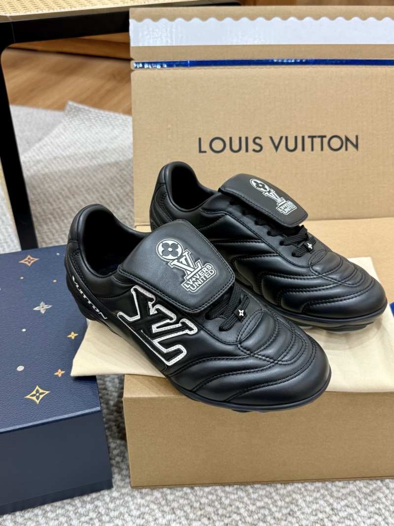 Чёрные кожаные кроссовки с декоративным принтом Louis Vuitton