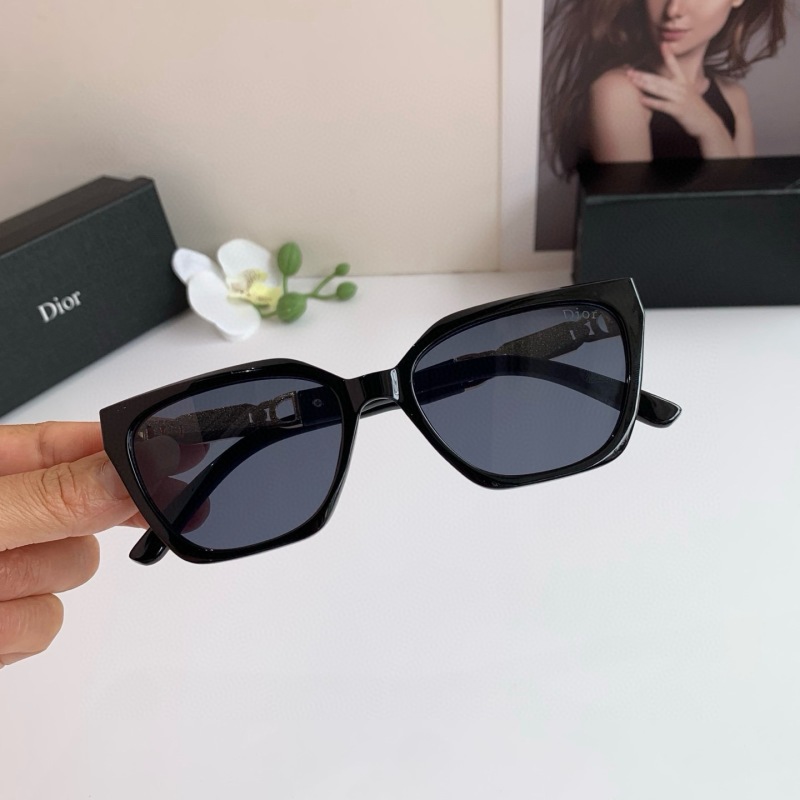 Солнцезащитные очки Dior