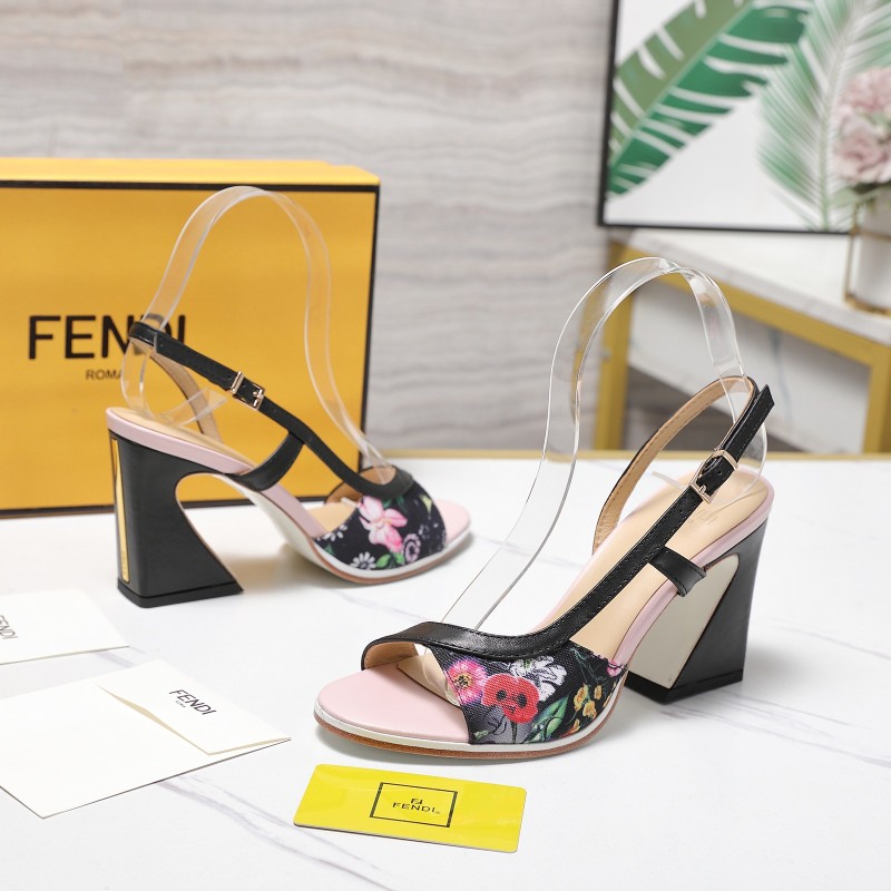 Женские босоножки на каблуке с прозрачными ремешками и принтом Fendi