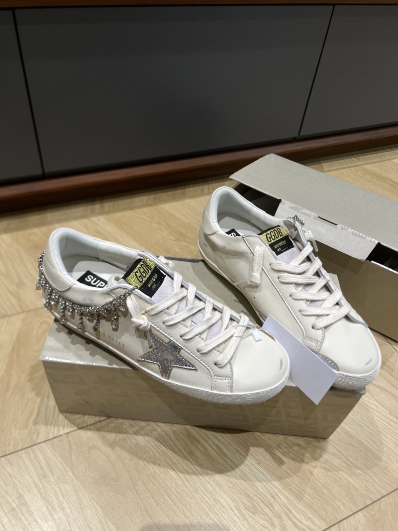 Кожаные кроссовки Golden Goose с декоративной звездой