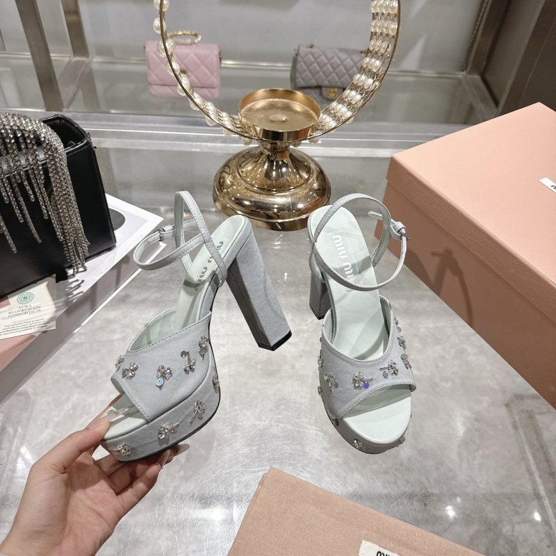Женские босоножки Miu Miu со стразами
