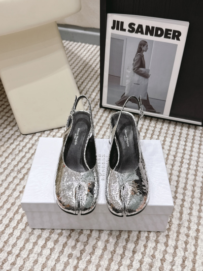 Женские туфли Maison Margiela серебристого цвета