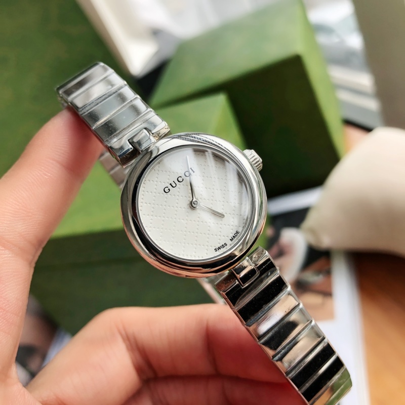 Часы Gucci