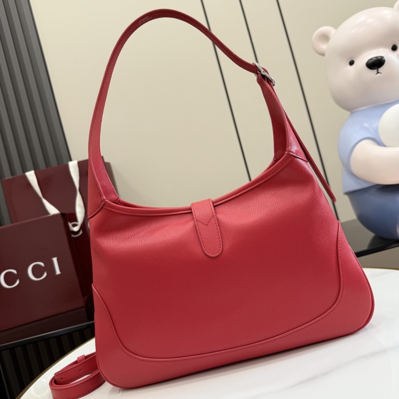 Сумка Gucci красная с металлической фурнитурой
