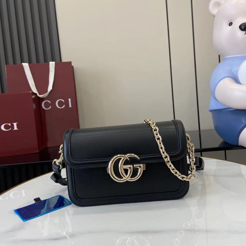Сумка Gucci с цепочкой