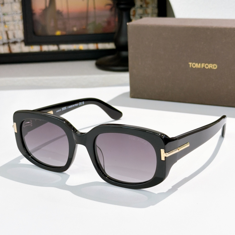 Солнечные очки Tom Ford FT1253