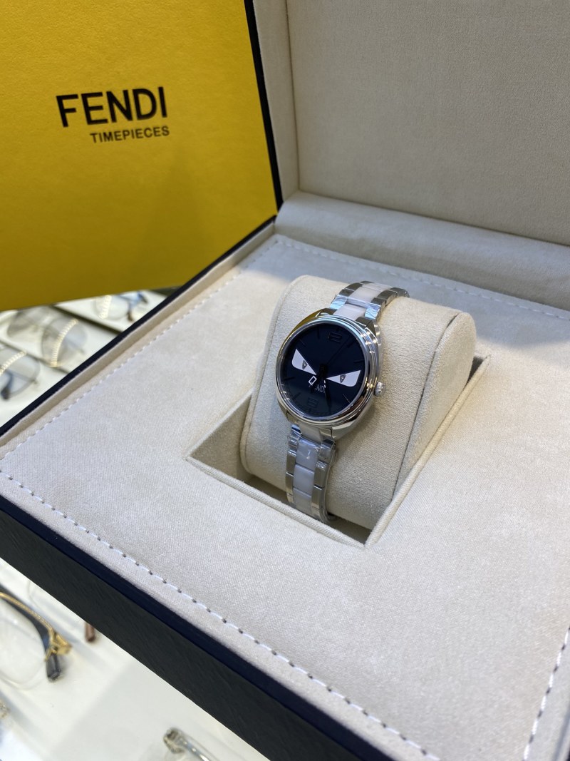 Часы Fendi