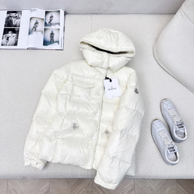 Пуховик Moncler