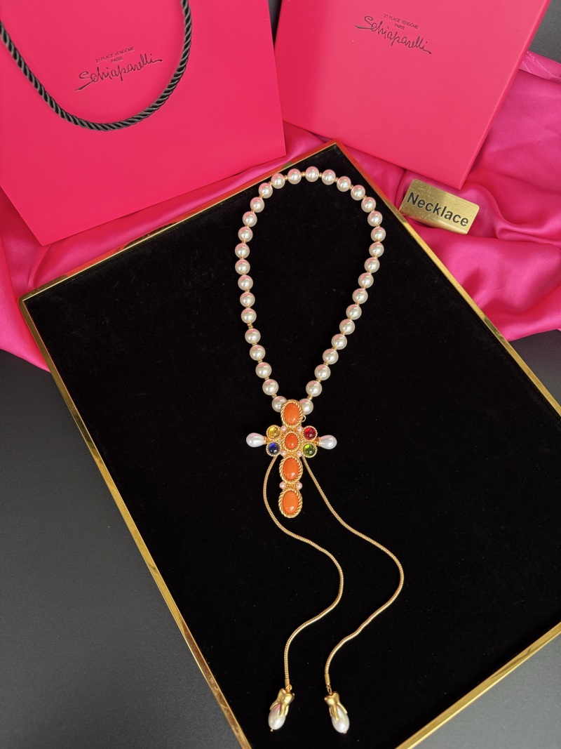 Колье с крестом и жемчугом Schiaparelli