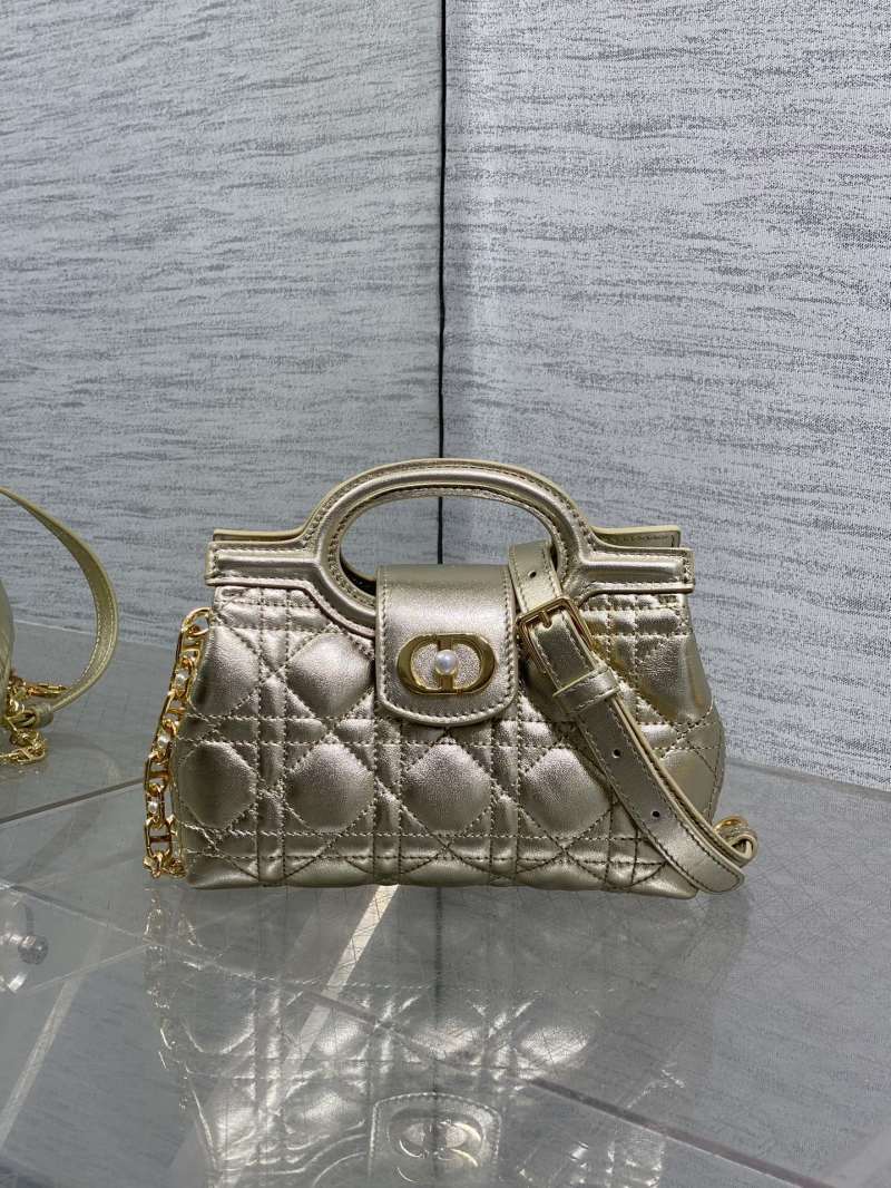 Сумка Dior Jolie с ручкой и ремнем
