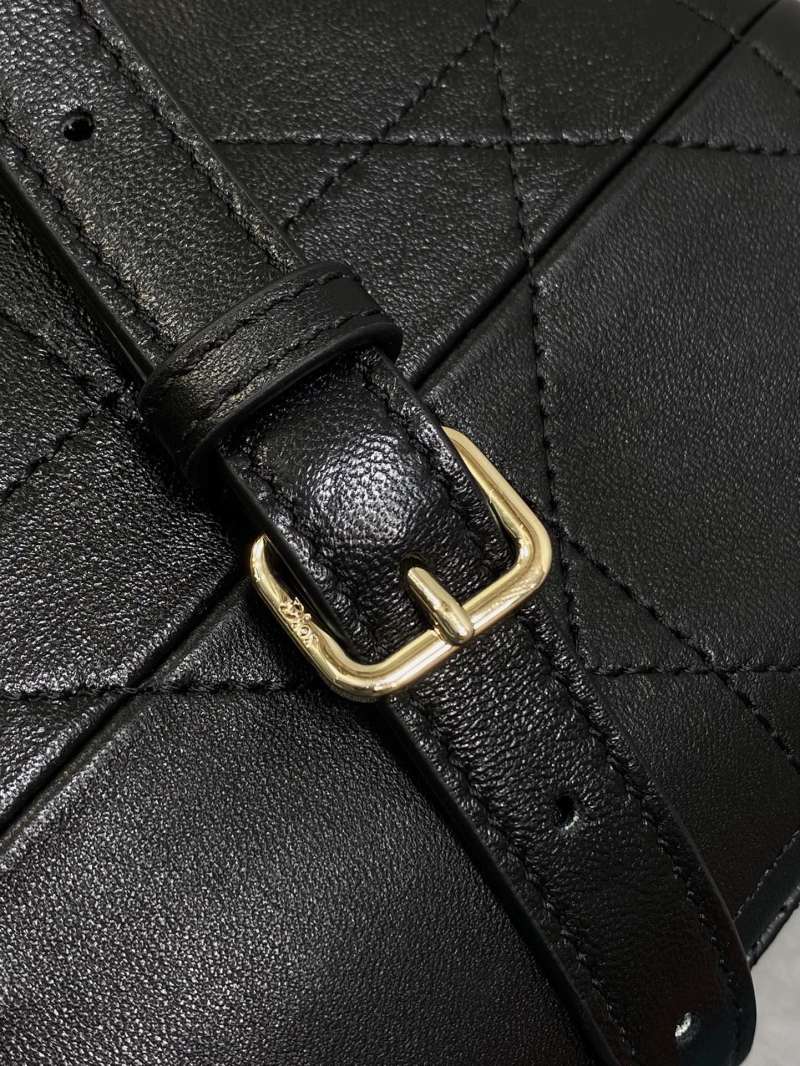 Черная сумка Dior с цепочкой