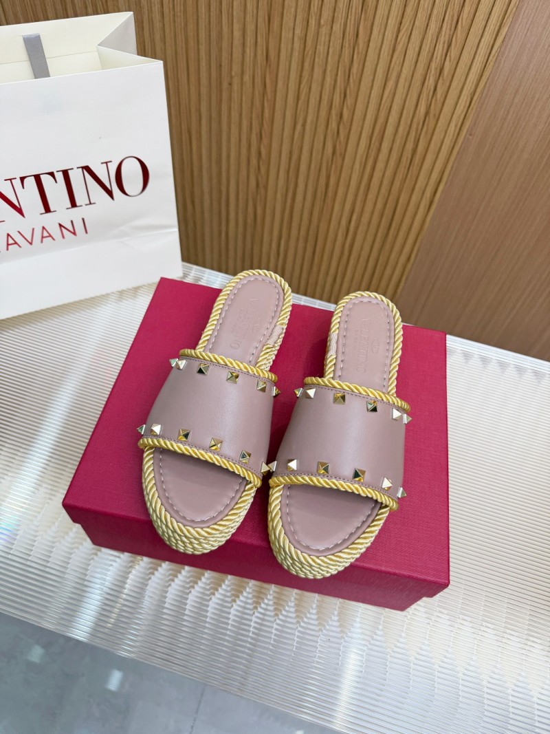 Женские шлепанцы на платформе с канатной подошвой и заклепками Valentino Garavani