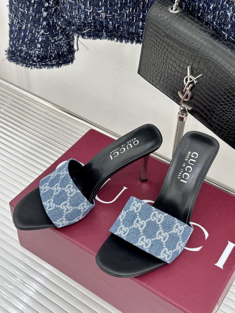 Сандалии женские Gucci с монограммой GG и металлическим каблуком