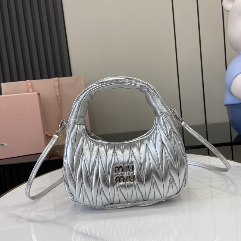 Сумка Miu Miu серебристая складчатая