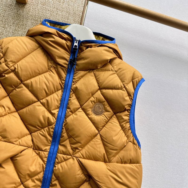 Жилет Moncler