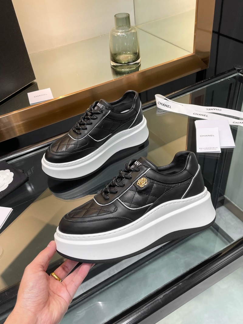 Черные кроссовки Chanel на платформе