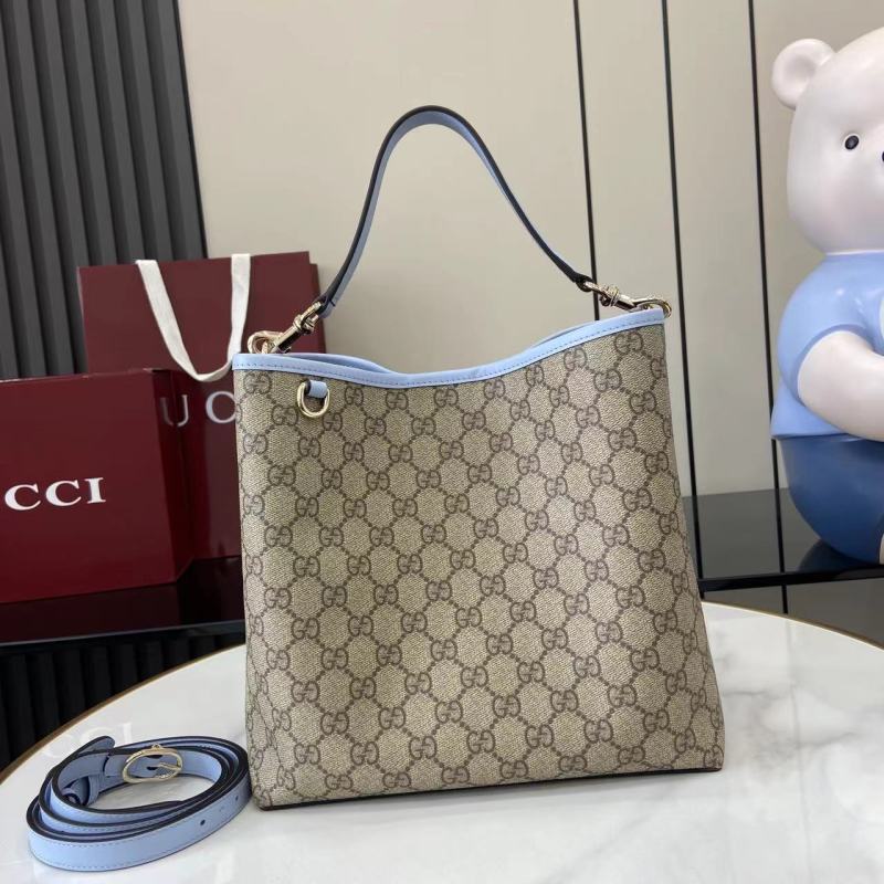 Сумка Gucci с монограммой и ремнем