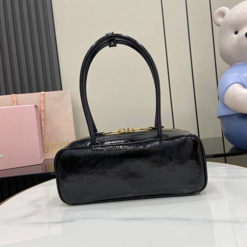 Сумка Miu Miu чёрный лак
