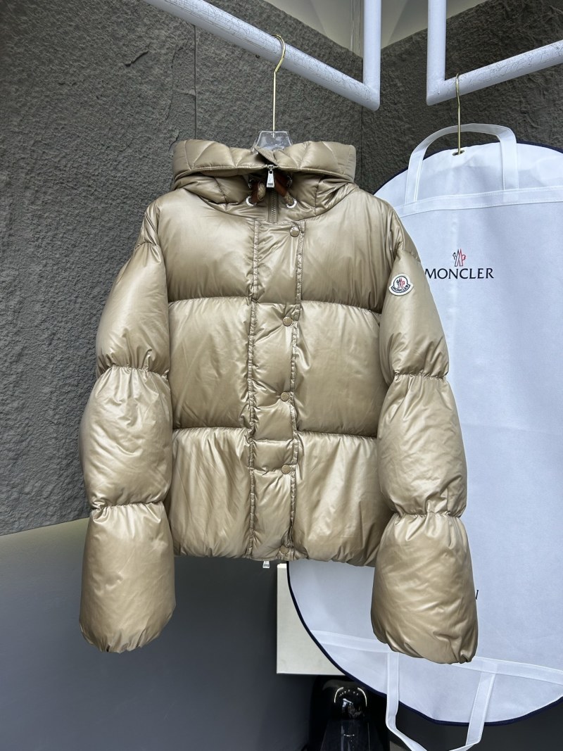 Пуховик Moncler