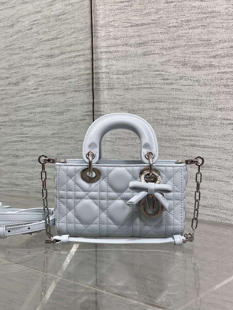 Сумка Dior Lady Dior светло-голубая