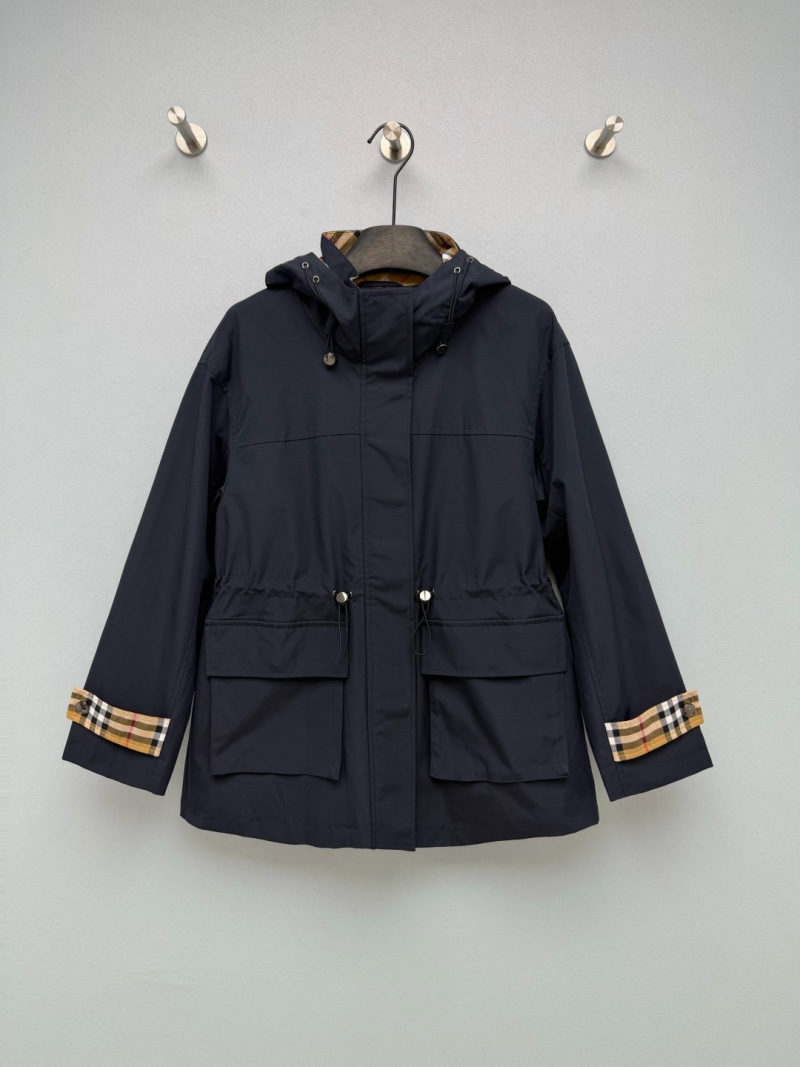 Куртка Burberry с клетчатыми манжетами