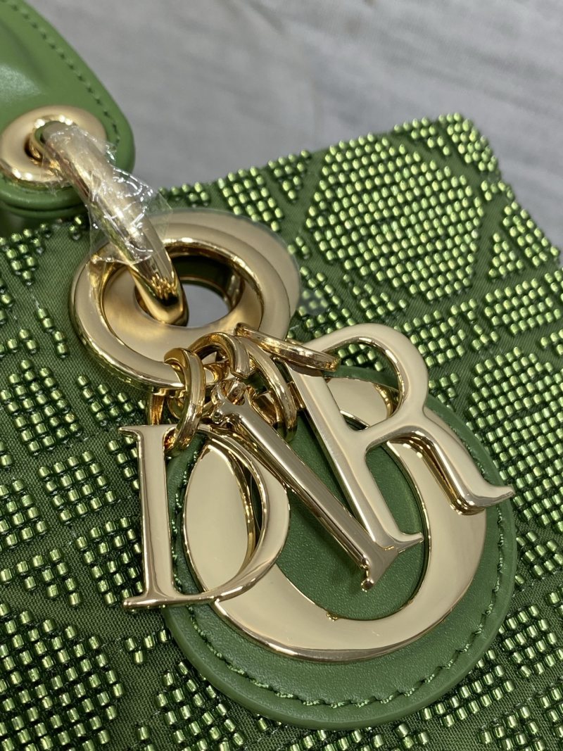 Зеленая сумка Dior Lady Dior с бисером