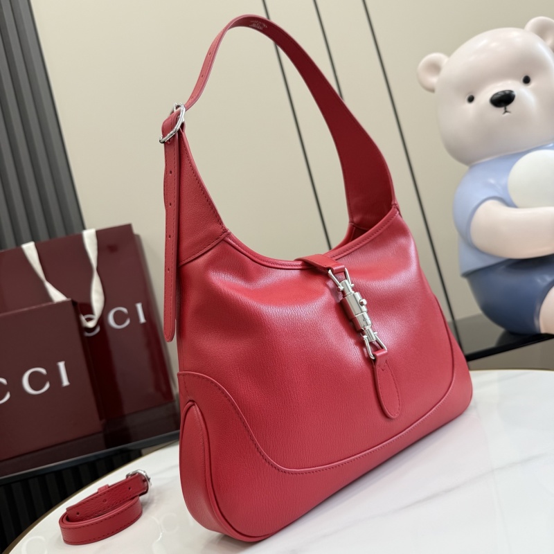 Сумка Gucci красная с металлической фурнитурой