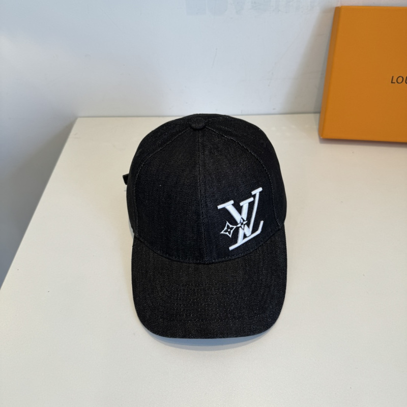 Кепка чёрная с логотипом LV Louis Vuitton