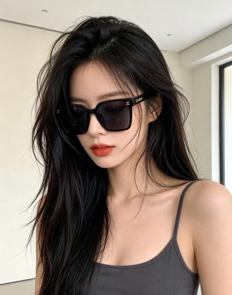 Черные квадратные солнцезащитные очки Chanel