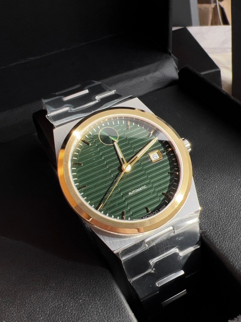 Часы Movado