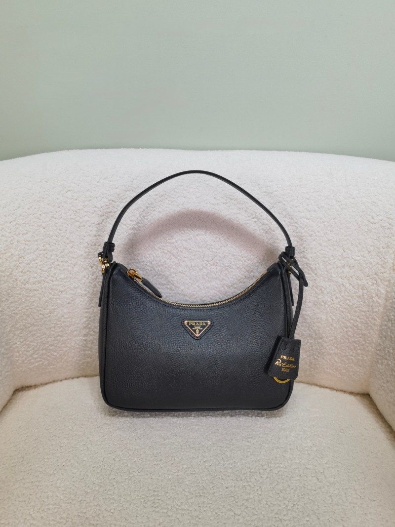 Сумка Prada Re-Edition 2005