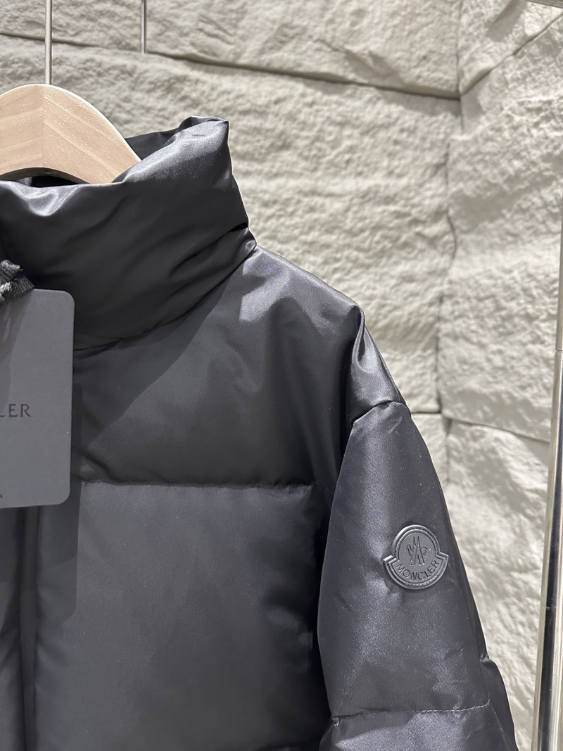 Пуховик Moncler