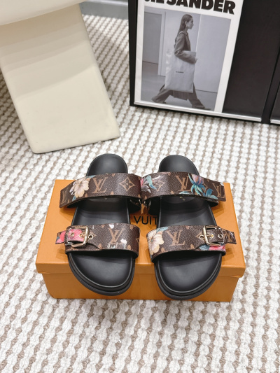 Шлёпанцы Louis Vuitton