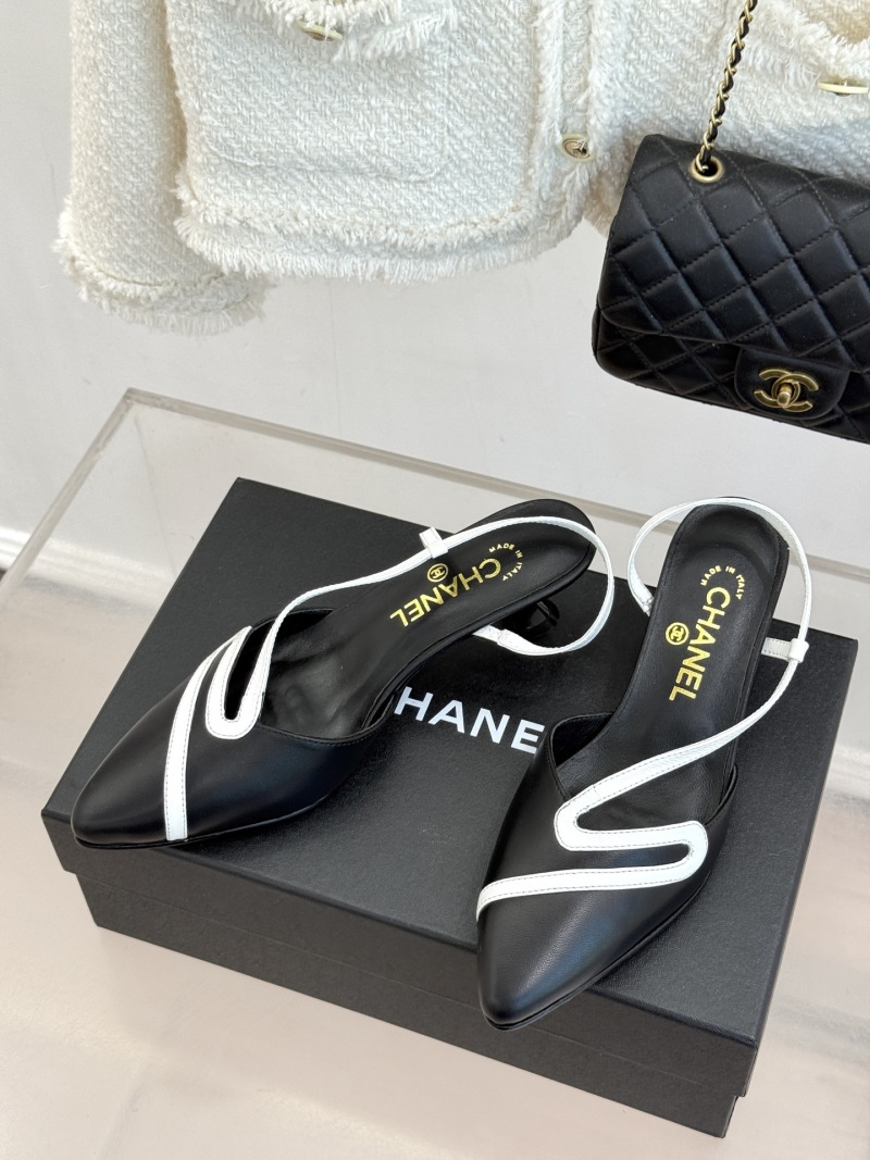 Женские босоножки на каблуке с контрастным декором Chanel