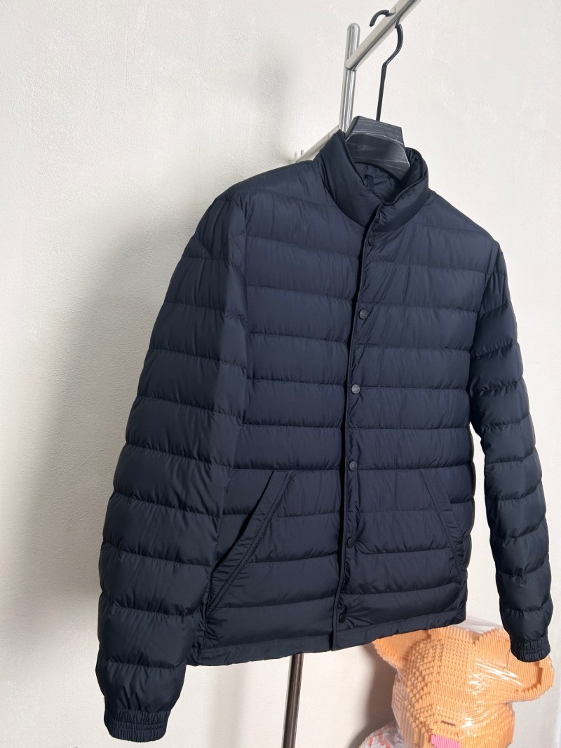 Пуховик Moncler