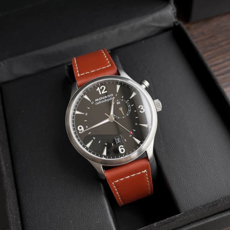 Часы Movado