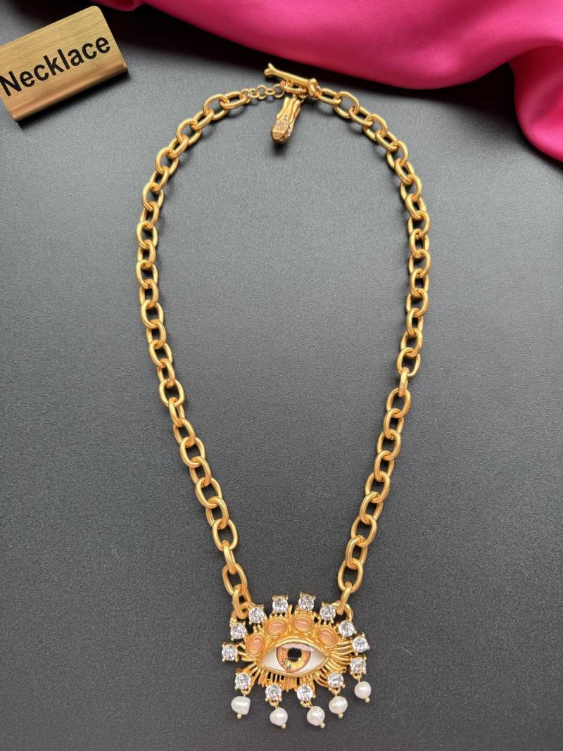 Нарядное колье с изображением глаза Schiaparelli